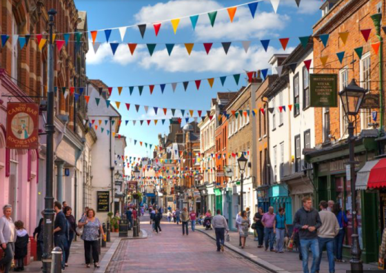Image of declining retail shops on the high street compared to previous years 